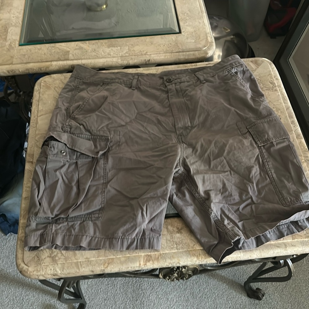 Levi’s 38w cargo shorts